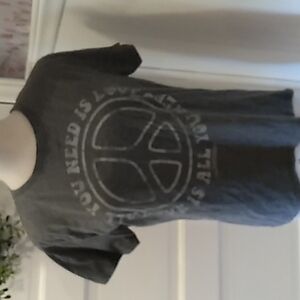 Lennon & McCarthy Beatles medium gray tee shirt